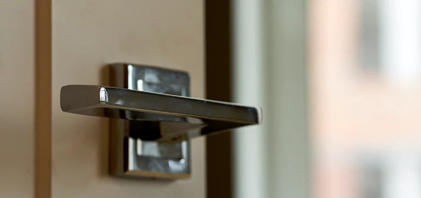 Door Lever Knob Repair in Lakewood, California
