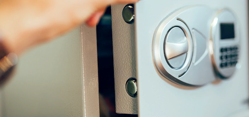 Fingerprint Safe Openers in Lakewood, CA